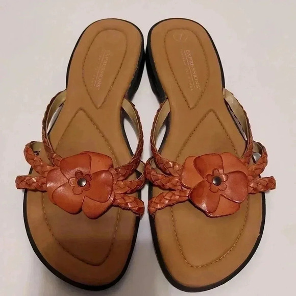 Women's EXPRESSIONS Tan Leather Sandals w/ Tan Detailed FLOWER Size 7 - Picture 1 of 7